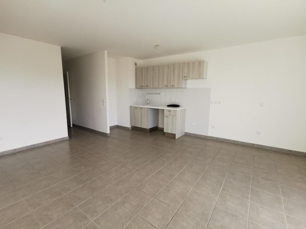
																																							3 pièces - 
																																						1er étage - 65m² - 862,16 € - Photo #2