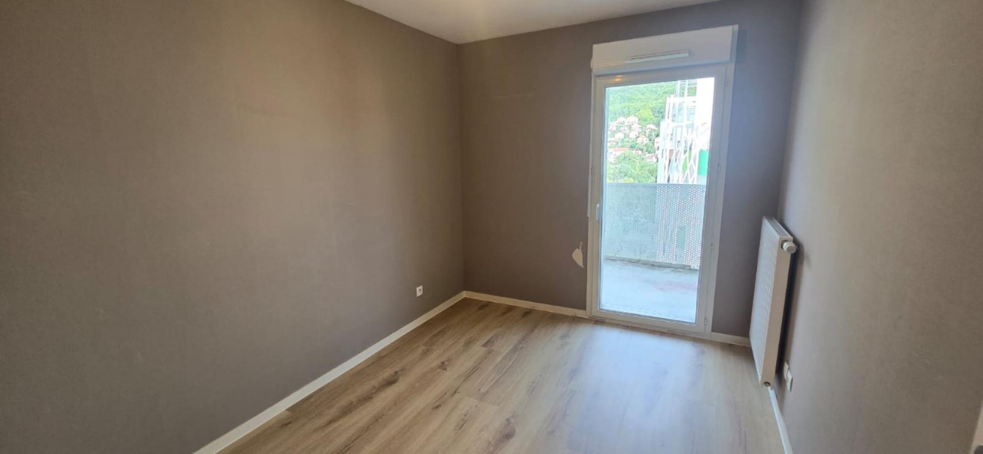 
																			4 pièces - 
																		9ème étage - 80m² - 1 249,62 € - Photo #5
