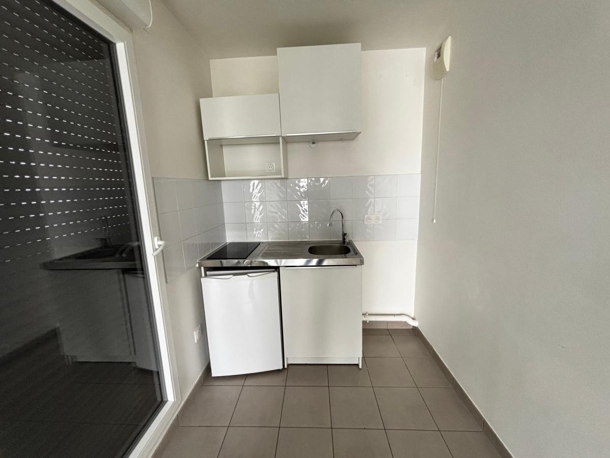 
																			1 pièce - 
																		5ème étage - 28m² - 862,70 € - Photo #5