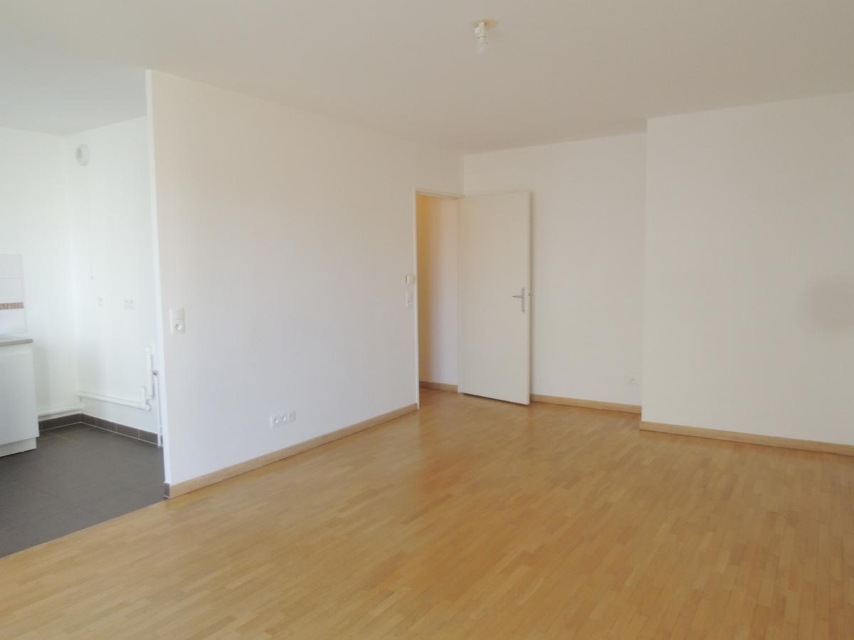 3 pièces - 2ème étage - 64m² - 1 741,93 € - Photo #1