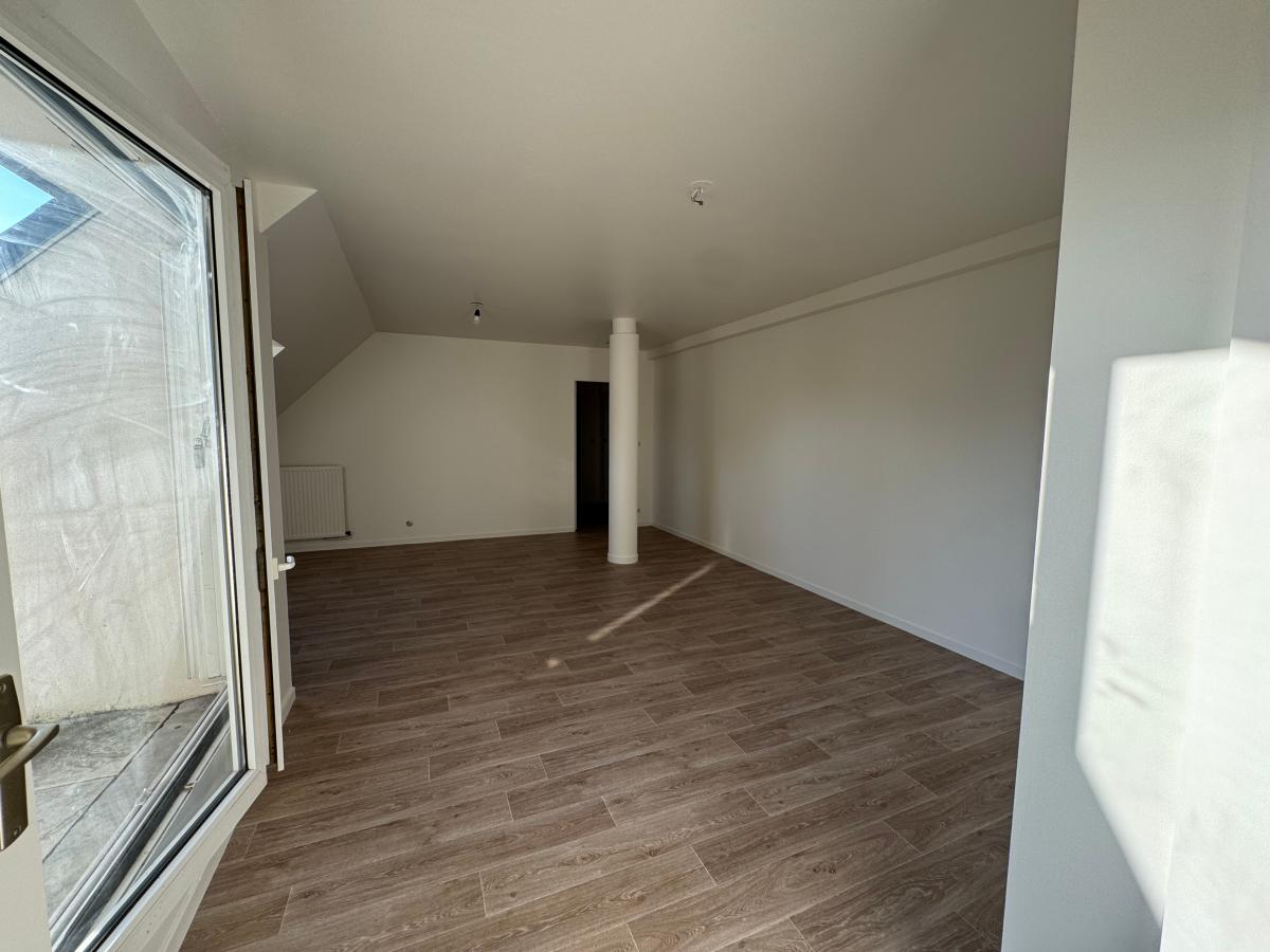
																																							4 pièces - 
																																						4ème étage - 83m² - 200 000 € - Photo #1