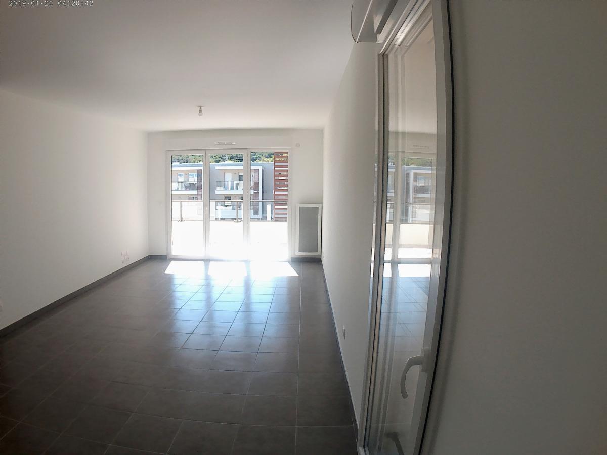 
																																							3 pièces - 
																																						3ème étage - 61m² - 1 101,33 € - Photo #3