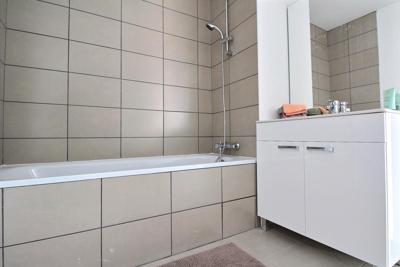 
																																							3 pièces - 
																																						1er étage - 65m² - 1 069,85 € - Photo #4