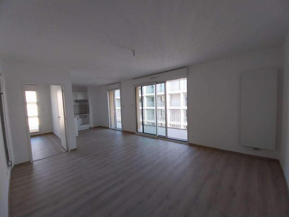 
																																							3 pièces - 
																																						1er étage - 64m² - 932,65 € - Photo #4