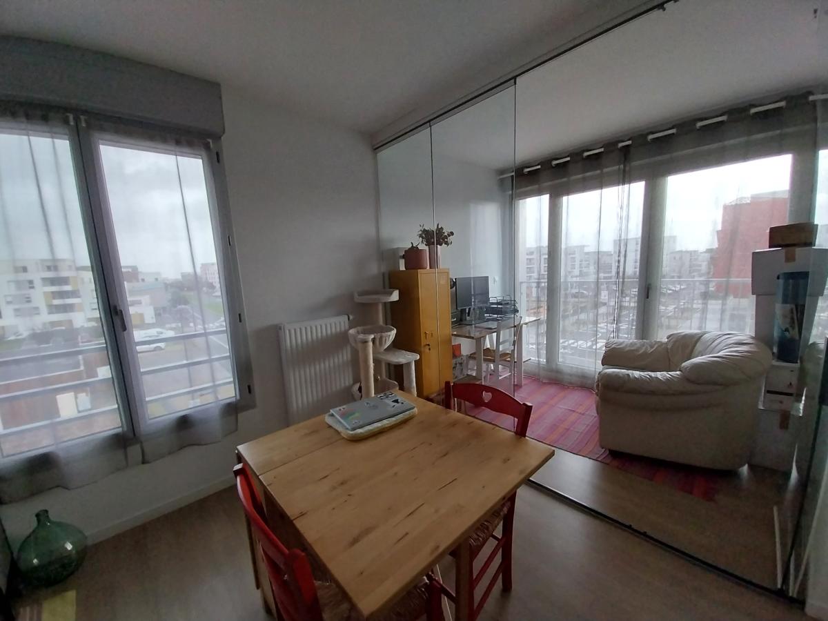 
																																							2 pièces - 
																																						1er étage - 50m² - 727,95 € - Photo #4