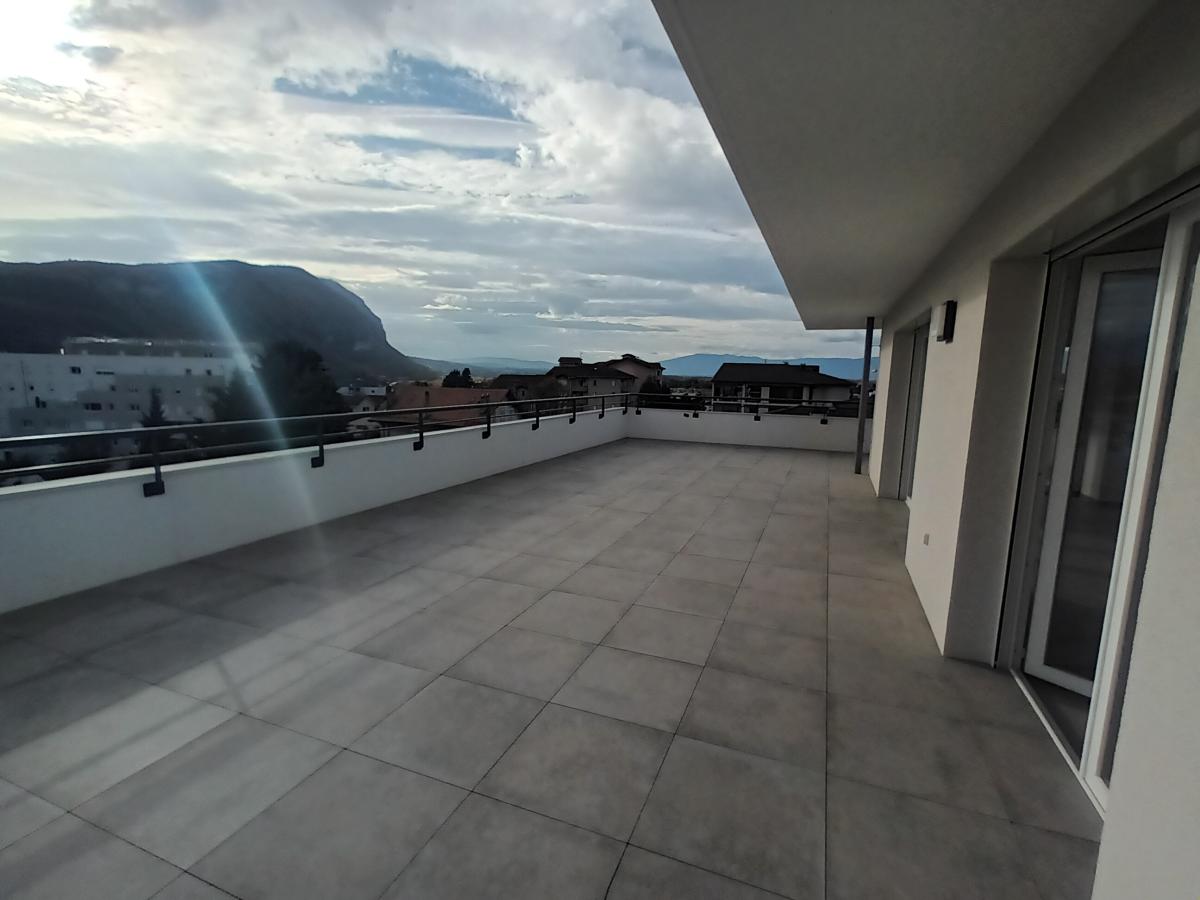 
																																							5 pièces - 
																																						6ème étage - 118m² - 1 809,64 € - Photo #1