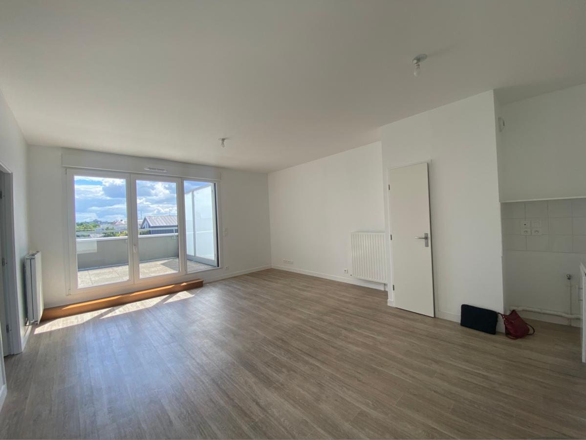 
																			4 pièces - 
																		3ème étage - 77m² - 951,78 € - Photo #1