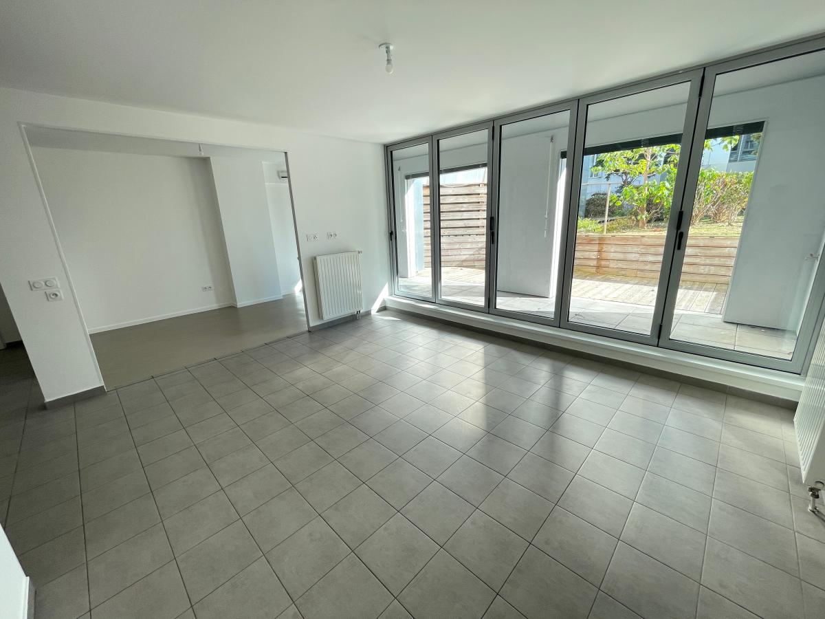 
																			5 pièces - 
																		1er étage - 92m² - 2 343,27 € - Photo #1