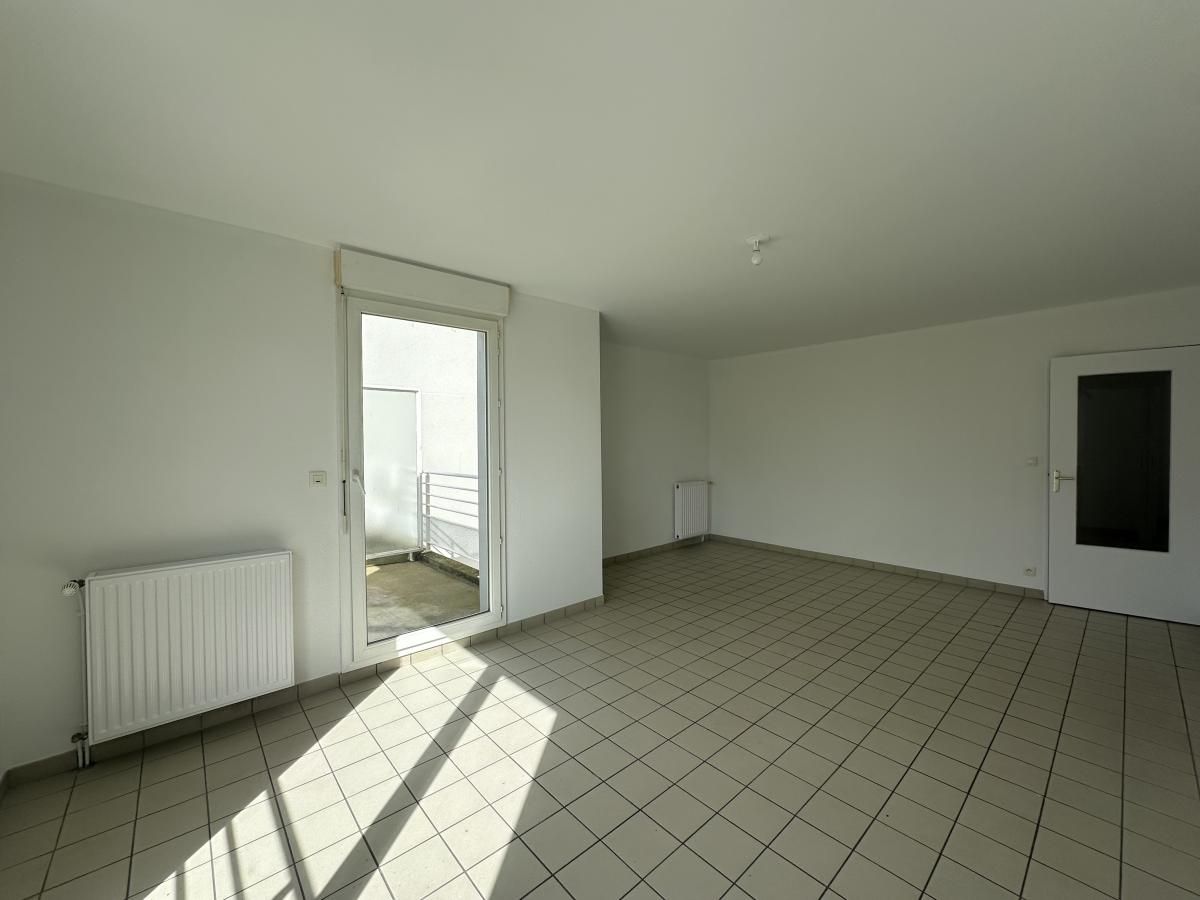 
																			4 pièces - 
																		2ème étage - 83m² - 920,64 € - Photo #1