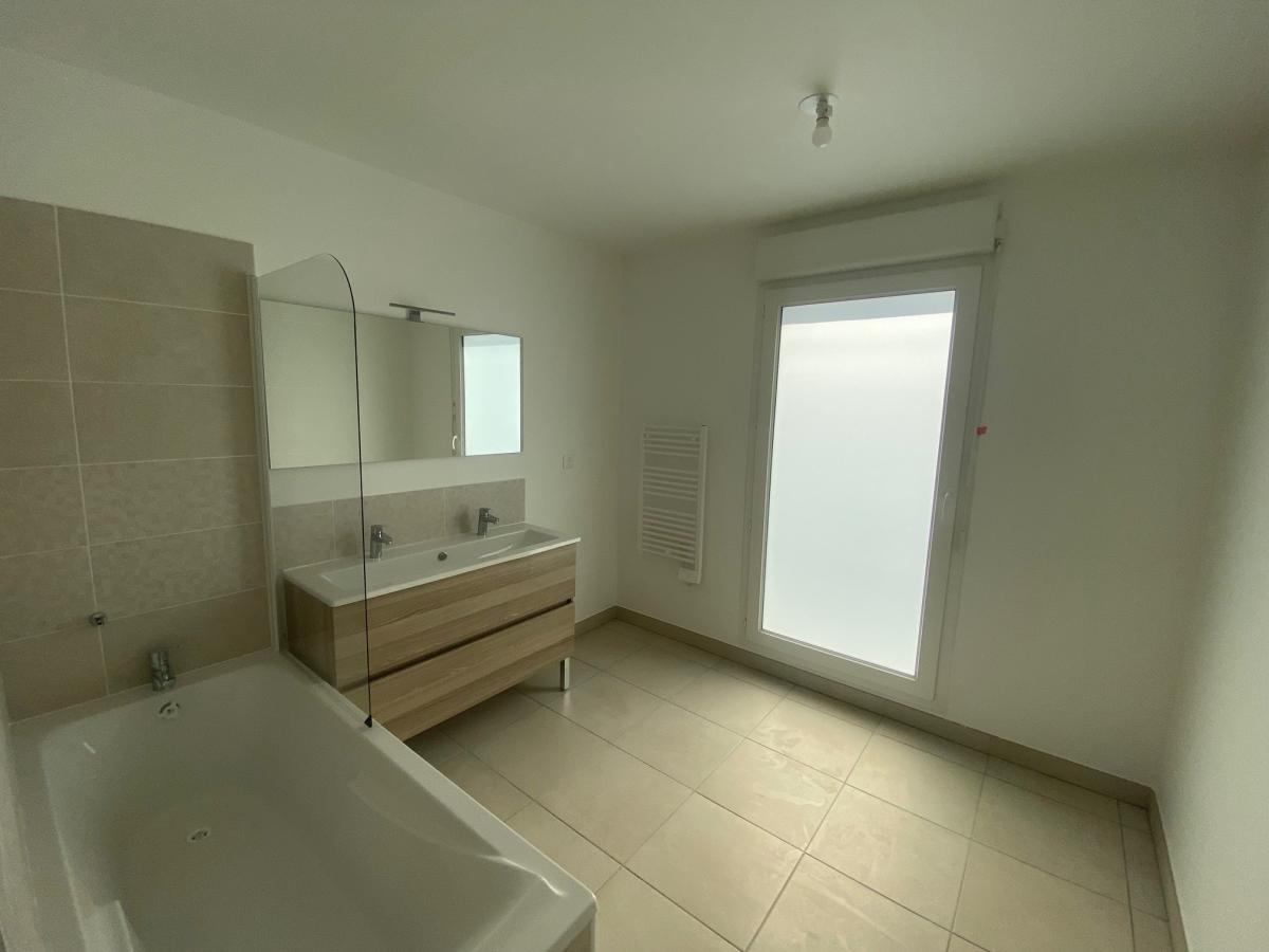 4 pièces - 4ème étage - 120m² - 1 277,91 € - Photo #2