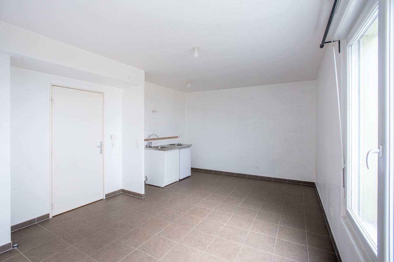 
																																							1 pièce - 
																																						RDC - 29m² - 997,10 € - Photo #1