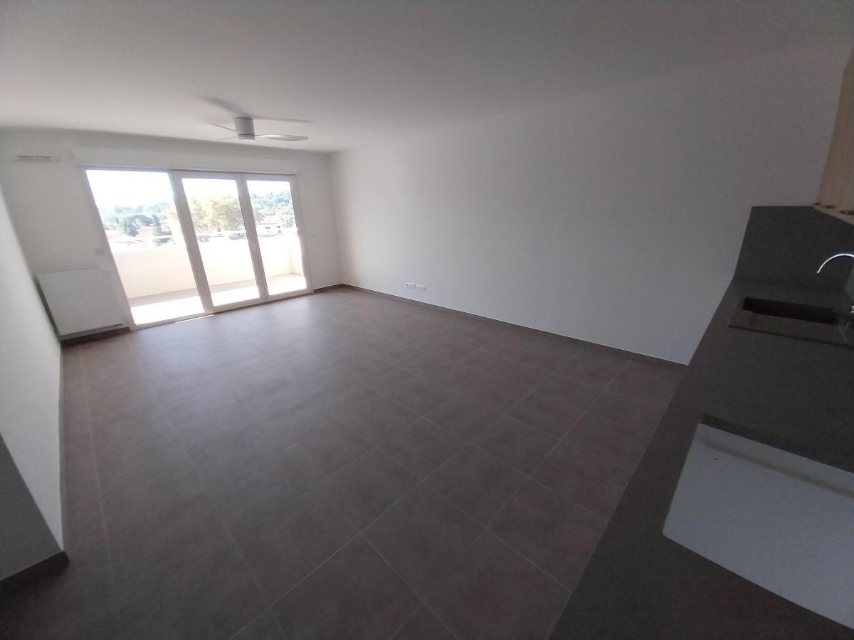 
																																							4 pièces - 
																																						3ème étage - 91m² - 1 350,07 € - Photo #7