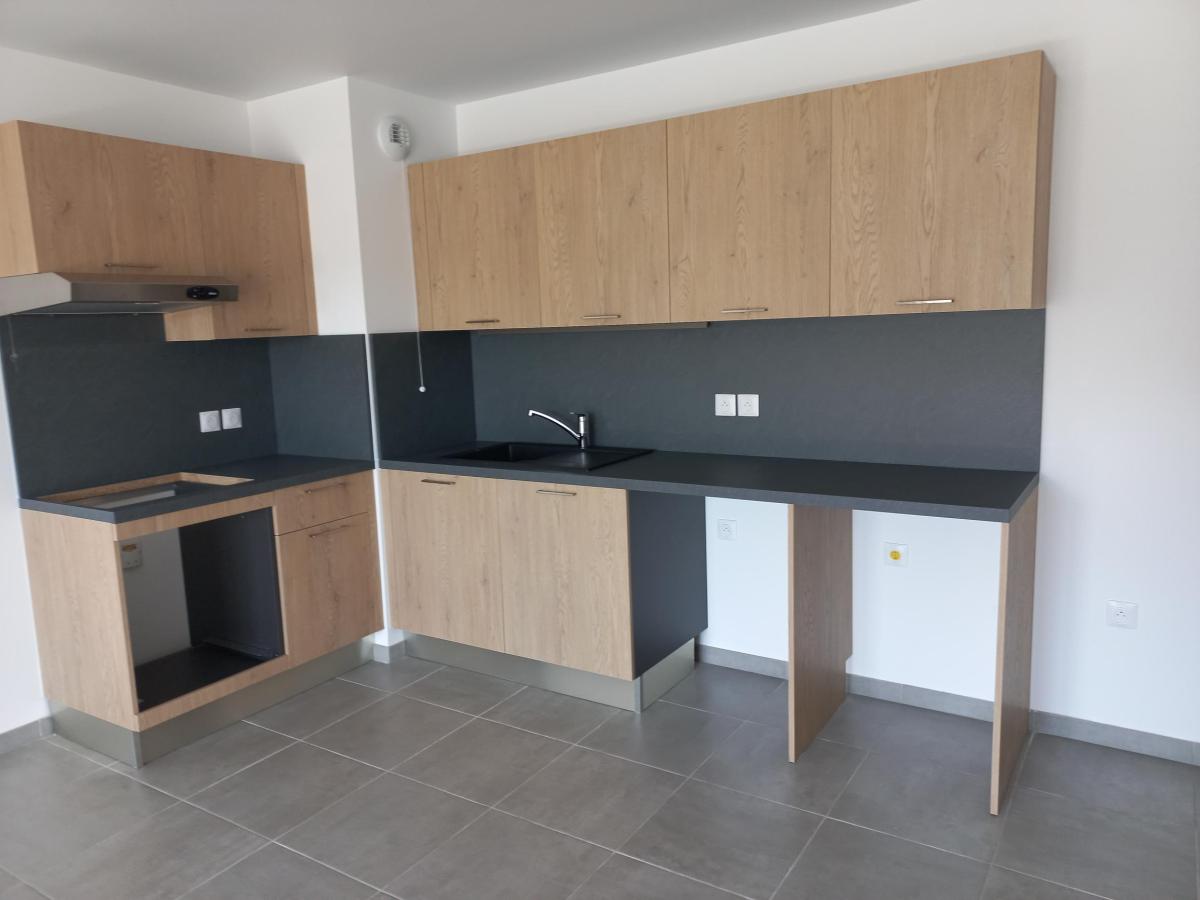 
																																							3 pièces - 
																																						1er étage - 61m² - 1 133,48 € - Photo #2
