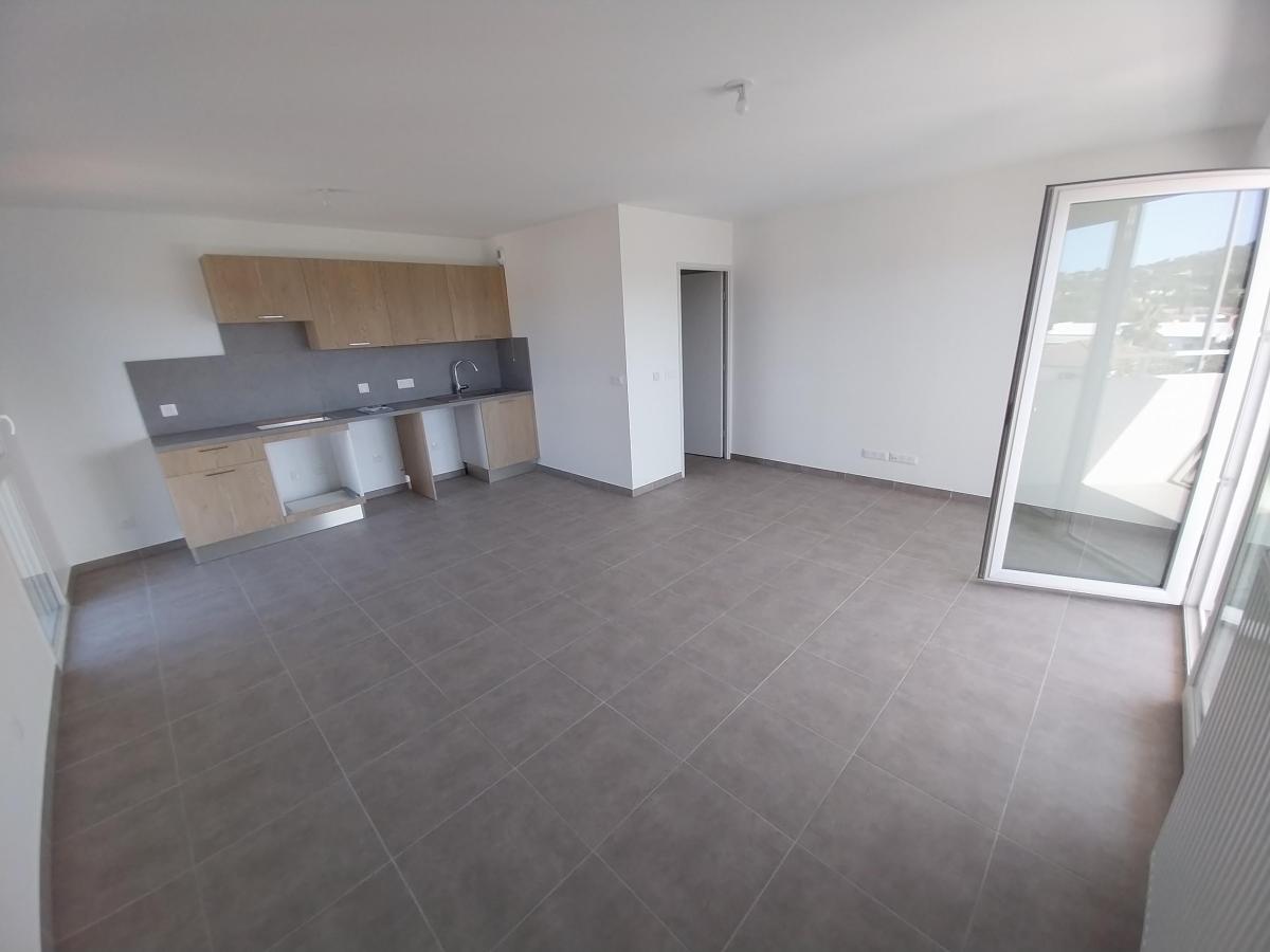 
																																							3 pièces - 
																																						3ème étage - 65m² - 1 115,62 € - Photo #3