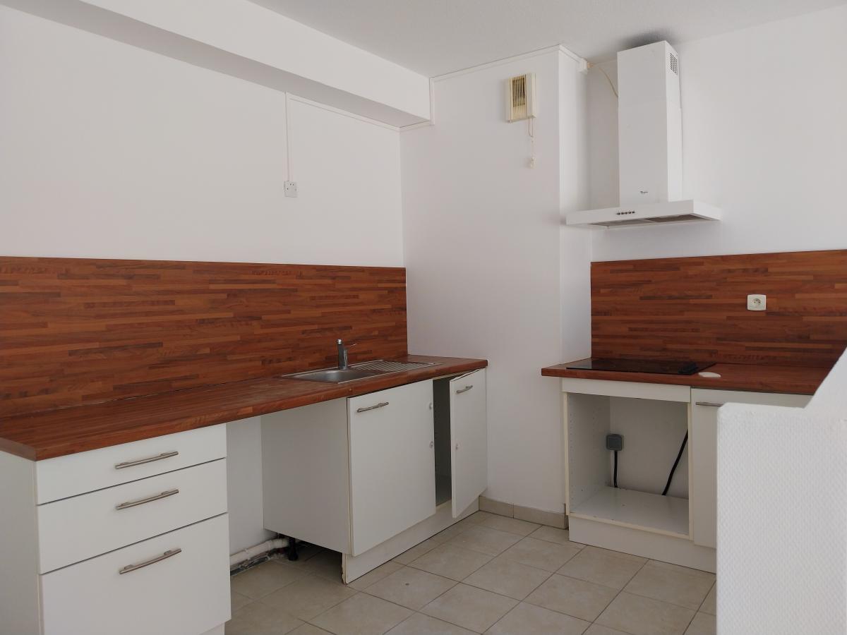 
																																							2 pièces - 
																																						RDC - 64m² - 913,59 € - Photo #4