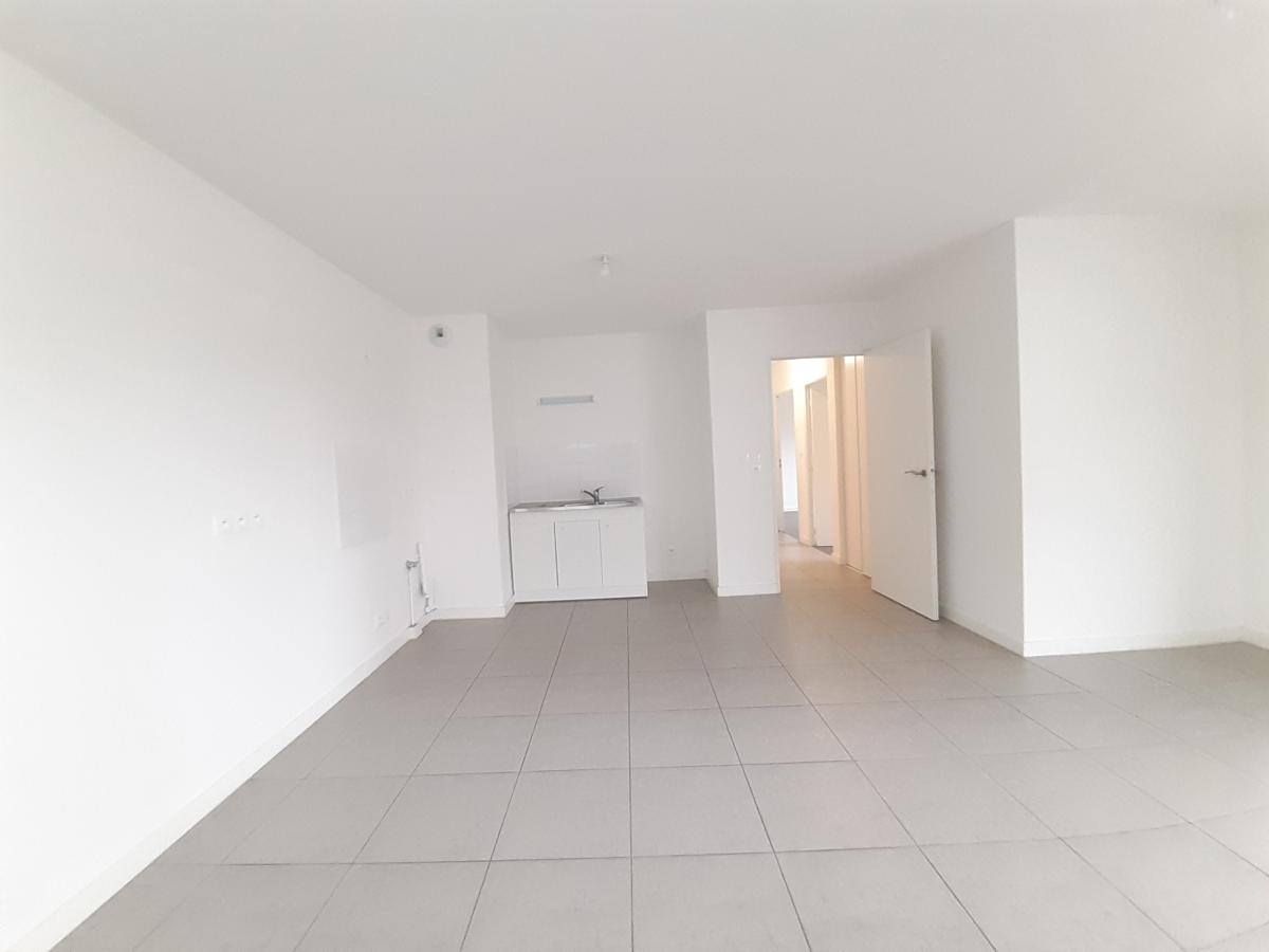 3 pièces - 1er étage - 63m² - 976,86 € - Photo #1