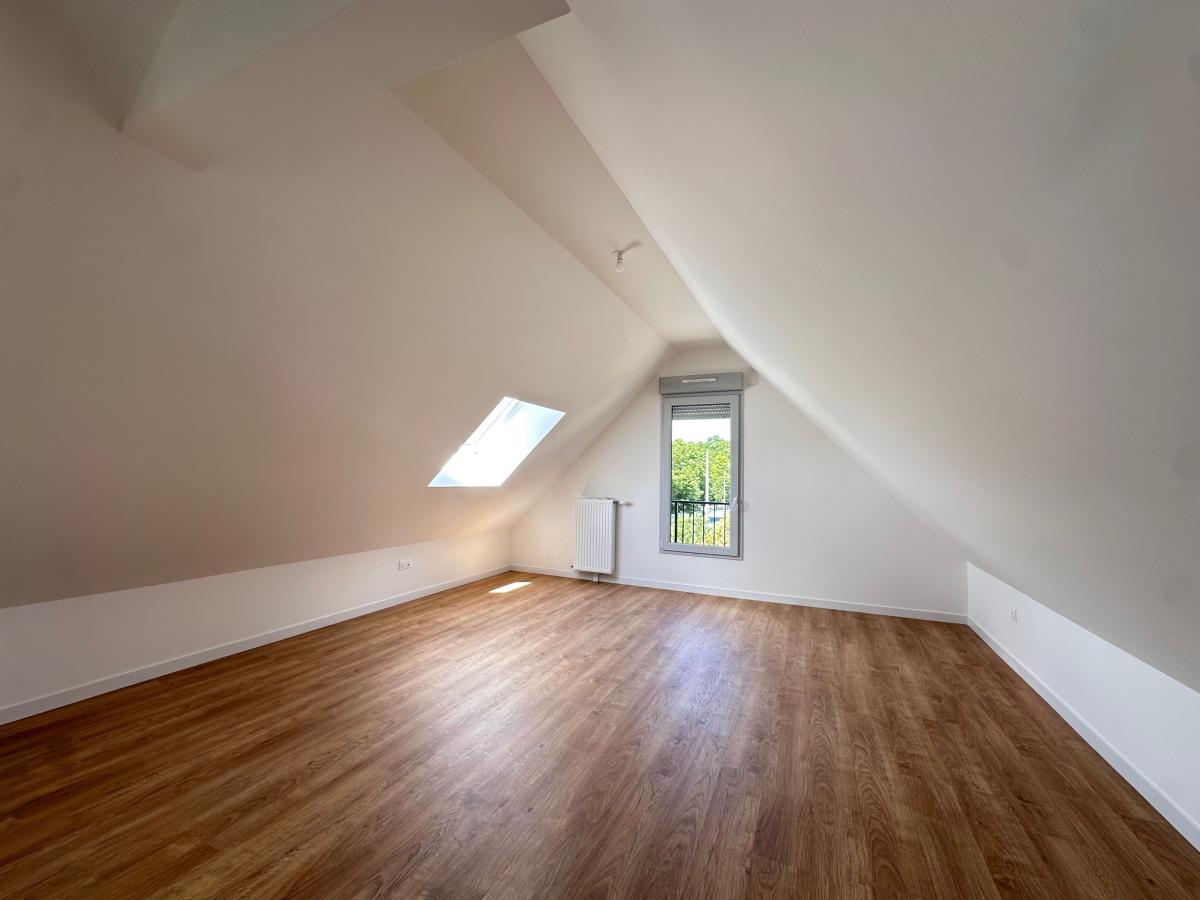 
																			5 pièces - 
																		RDC - 114m² - 2 712,56 € - Photo #6
