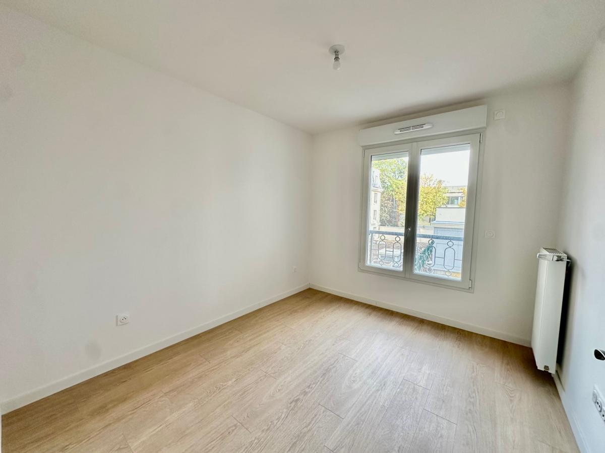 
																																							3 pièces - 
																																						1er étage - 61m² - 1 131,53 € - Photo #2