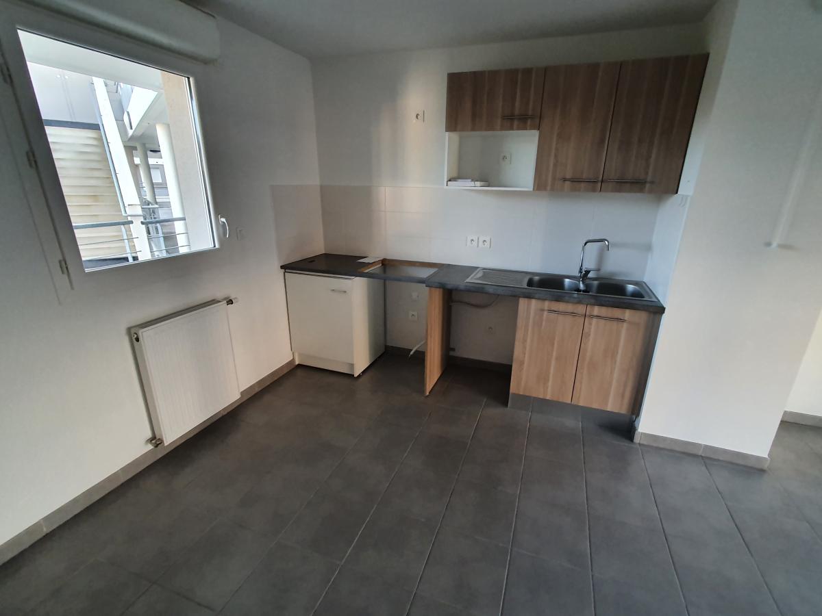 
																																							3 pièces - 
																																						2ème étage - 64m² - 772,14 € - Photo #2