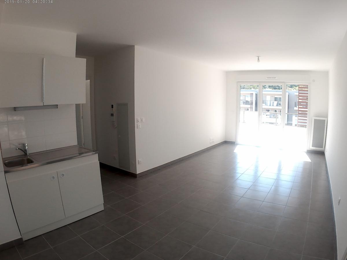 
																																							3 pièces - 
																																						3ème étage - 61m² - 1 101,33 € - Photo #2