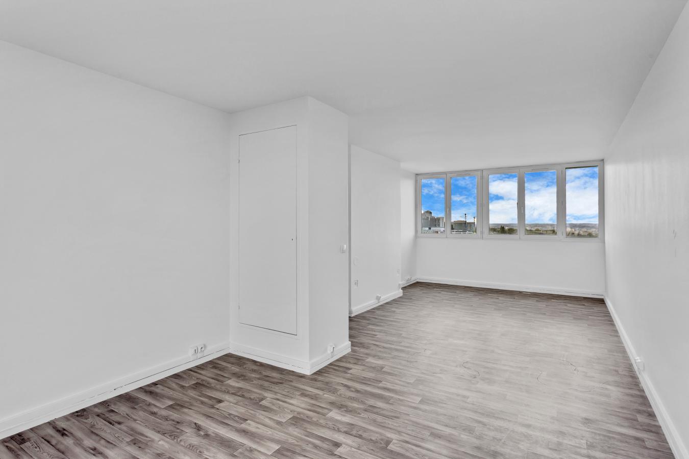 4 pièces - 11ème étage - 76m² - 1 458,44 € - Photo #3