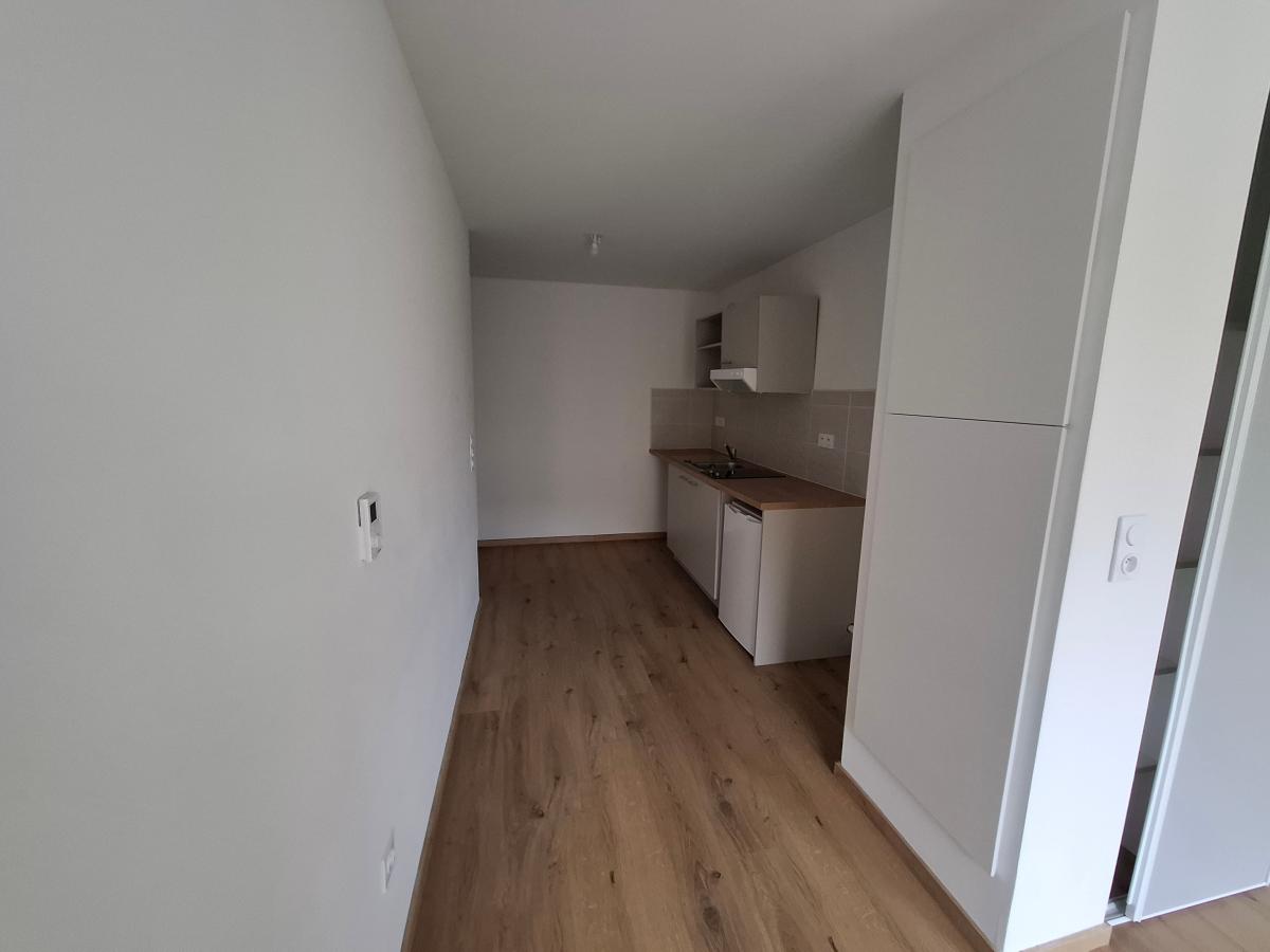 1 pièce - 1er étage - 31m² - 575,02 € - Photo #1