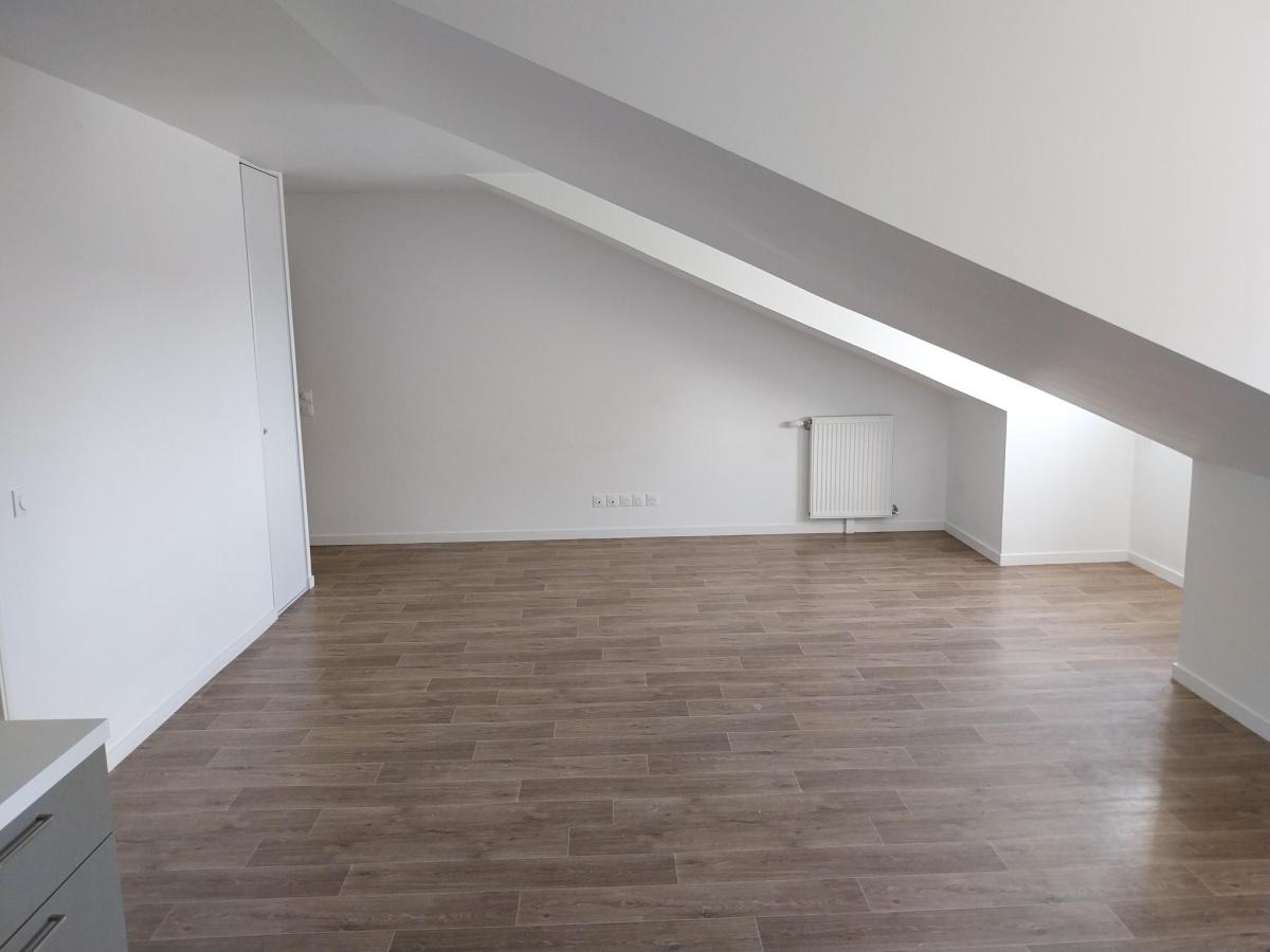 
																																							3 pièces - 
																																						2ème étage - 64m² - 1 053,58 € - Photo #1