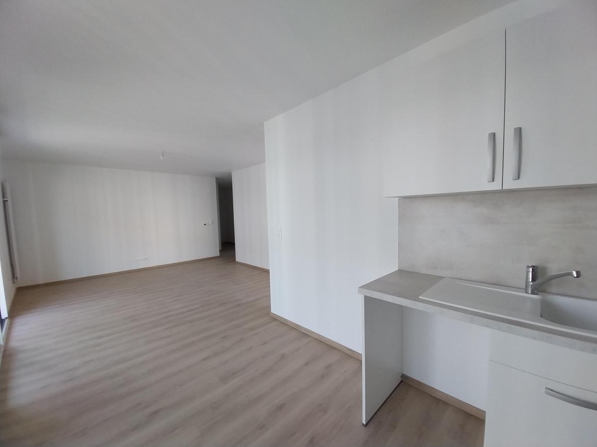 
																																							3 pièces - 
																																						1er étage - 64m² - 932,65 € - Photo #6