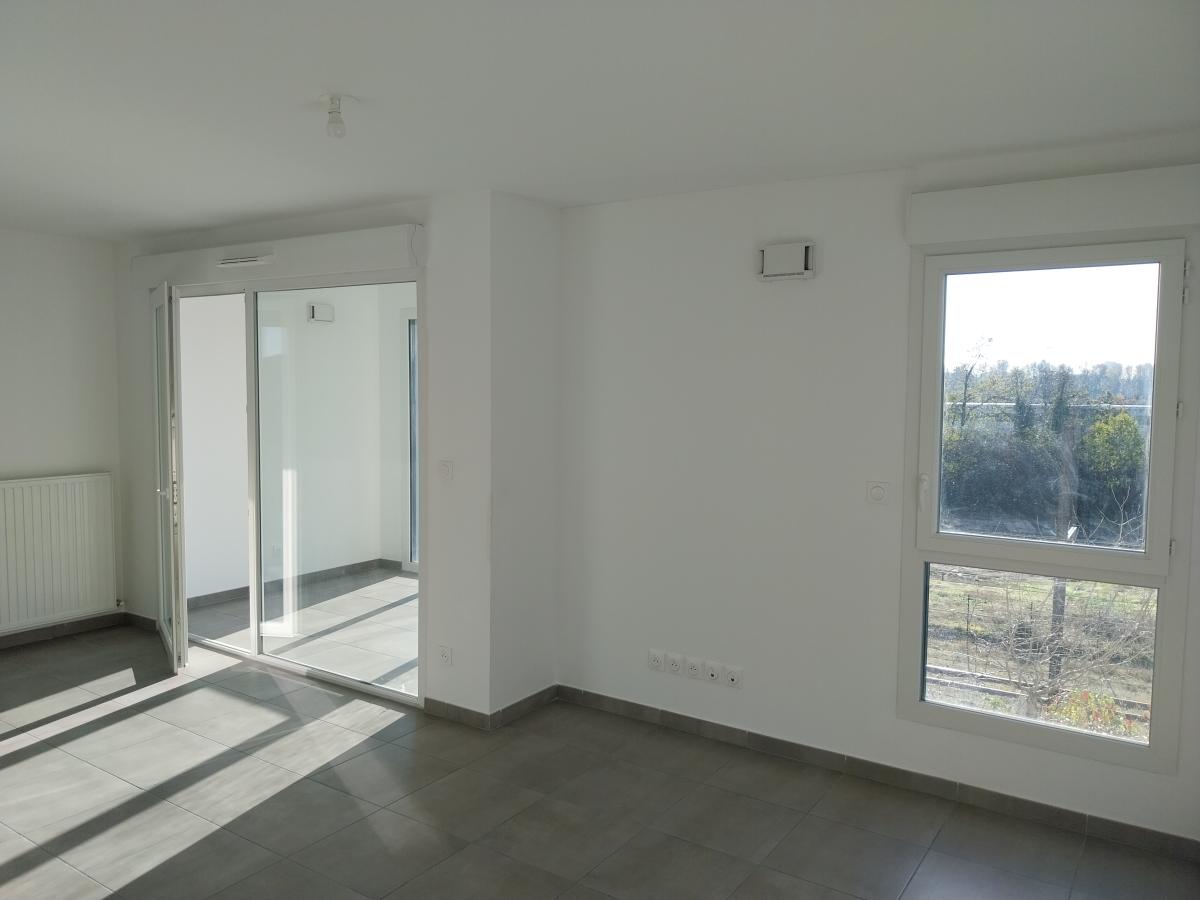 
																																							3 pièces - 
																																						1er étage - 63m² - 869,18 € - Photo #1