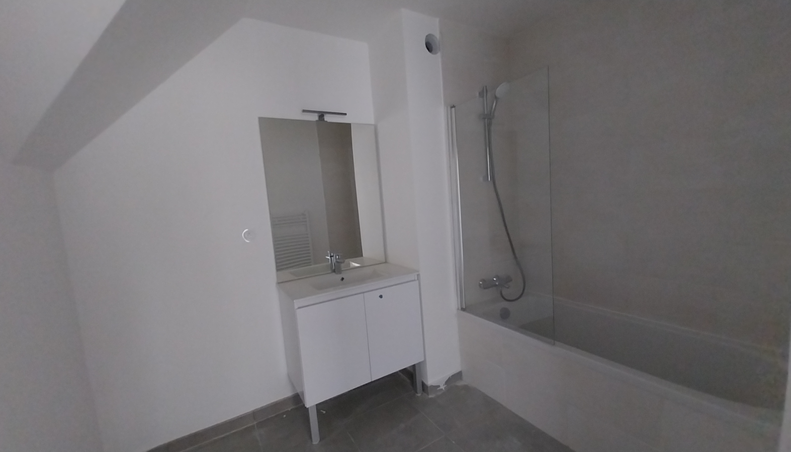 4 pièces - 2ème étage - 83m² - 1 024,48 € - Photo #4