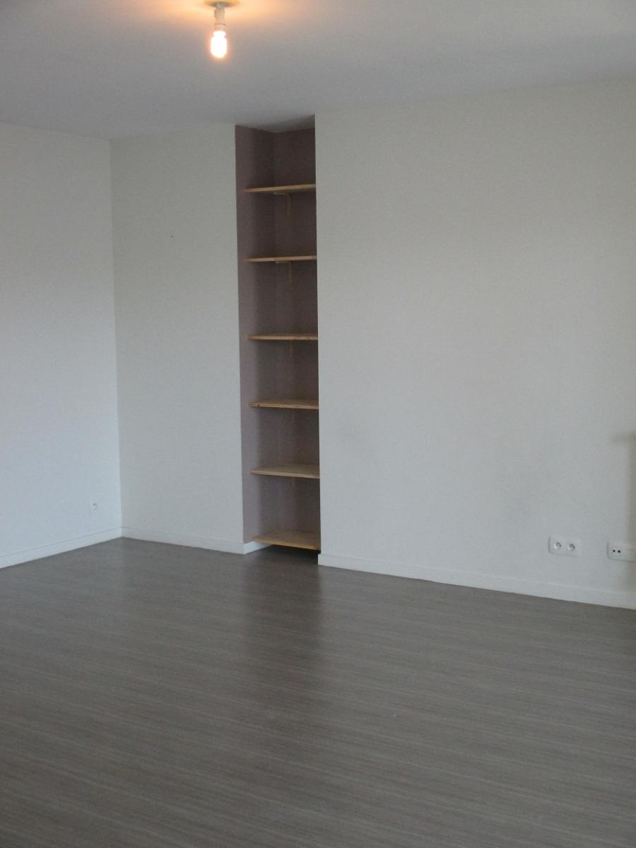 
																																							2 pièces - 
																																						1er étage - 48m² - 661,24 € - Photo #2