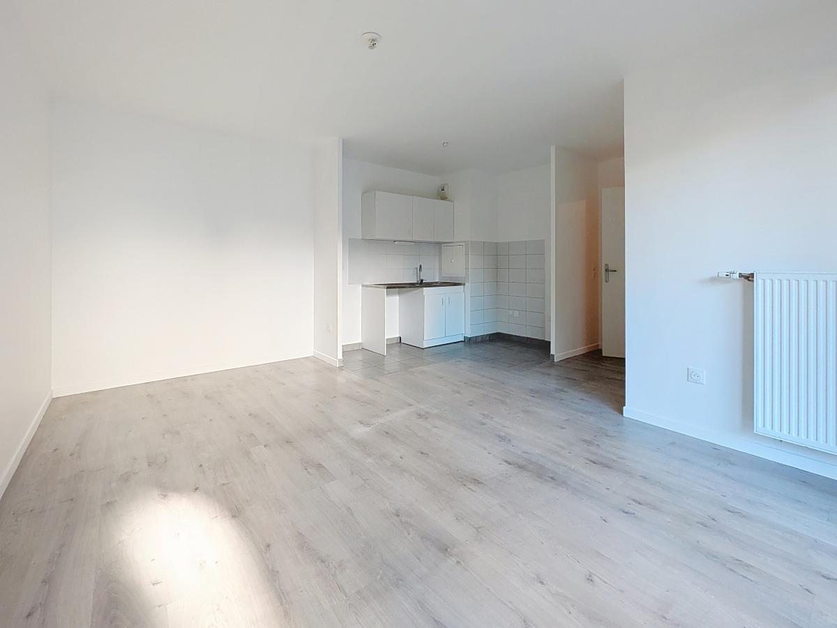 
																																							3 pièces - 
																																						RDC - 59m² - 1 080,65 € - Photo #3