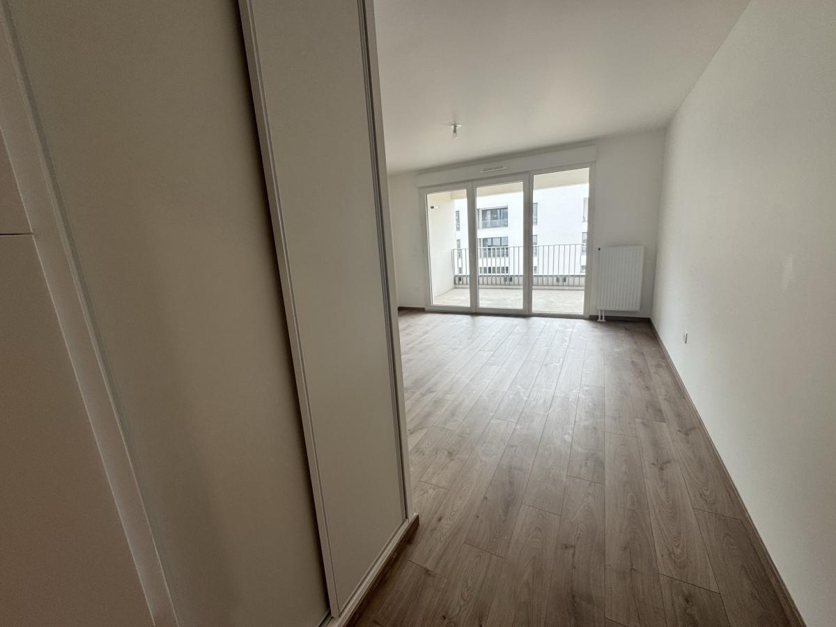 
																																							2 pièces - 
																																						3ème étage - 49m² - 714,59 € - Photo #5