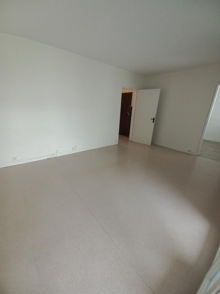 
																																							2 pièces - 
																																						3ème étage - 47m² - 716,18 € - Photo #1