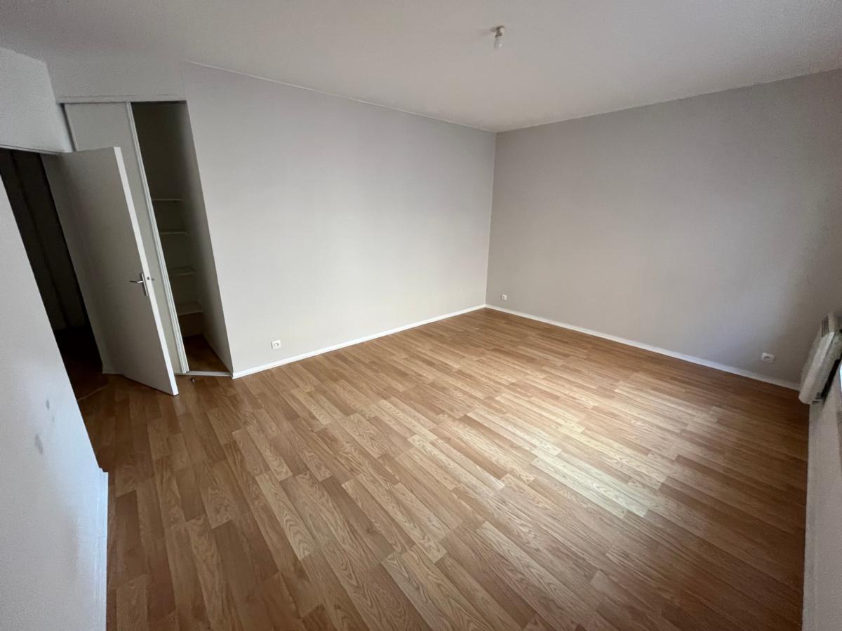 
																			2 pièces - 
																		2ème étage - 51m² - 1 615,92 € - Photo #5