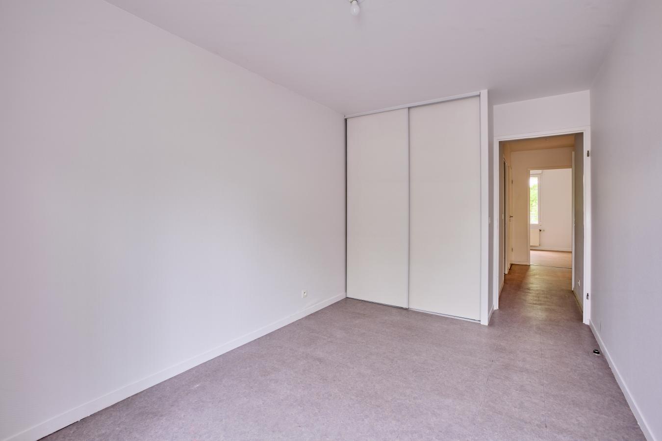 
																																							5 pièces - 
																																						2ème étage - 106m² - 1 366,46 € - Photo #6