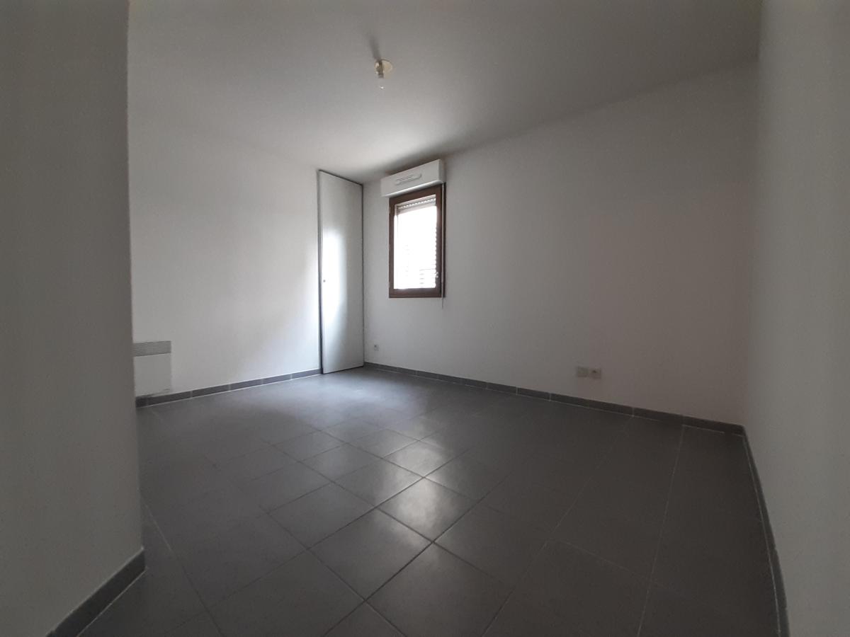 
																																							2 pièces - 
																																						1er étage - 47m² - 714,40 € - Photo #1