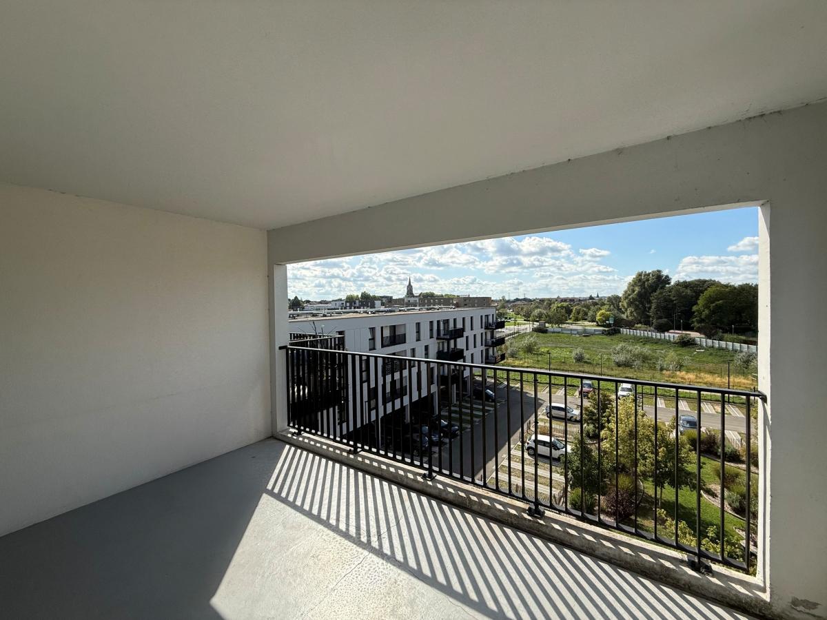 
																																							4 pièces - 
																																						4ème étage - 89m² - 1 056,92 € - Photo #1