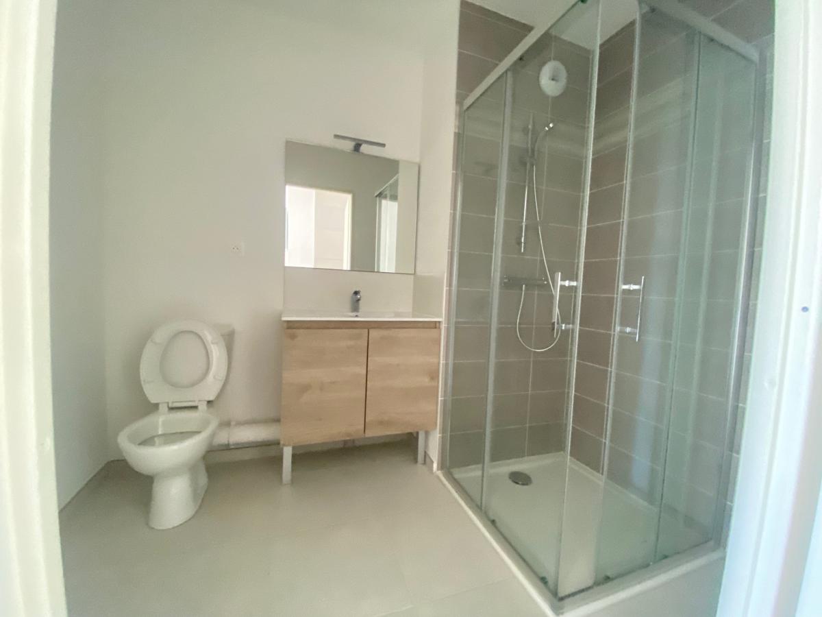 
																																							1 pièce - 
																																						2ème étage - 24m² - 453,86 € - Photo #3
