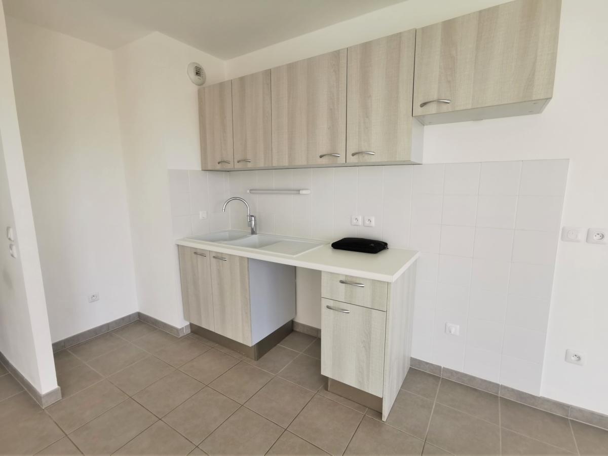 
																																							3 pièces - 
																																						1er étage - 65m² - 862,16 € - Photo #1