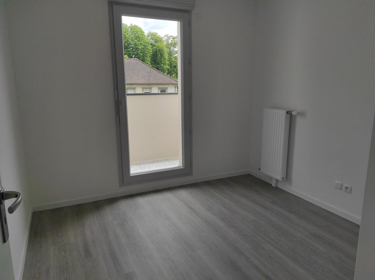 
																																							3 pièces - 
																																						2ème étage - 65m² - 1 103,37 € - Photo #4