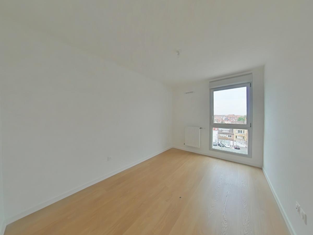 4 pièces - 4ème étage - 89m² - 1 050,77 € - Photo #6