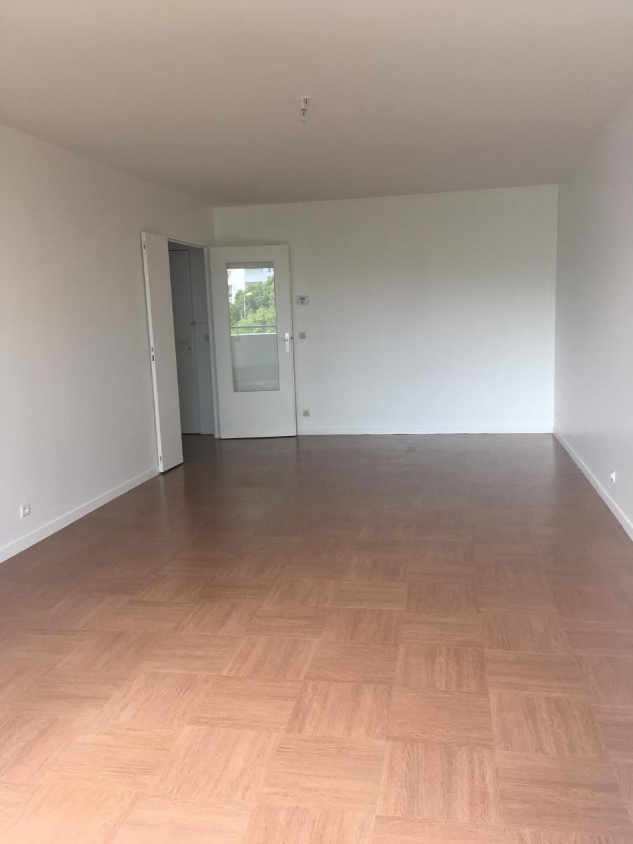 
																																							4 pièces - 
																																						RDC - 95m² - 1 949,67 € - Photo #2