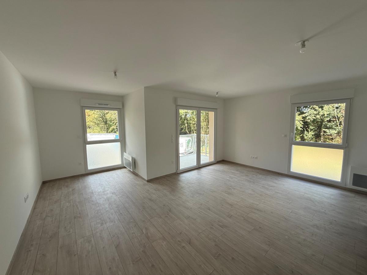 
																																							3 pièces - 
																																						1er étage - 65m² - 830,05 € - Photo #2