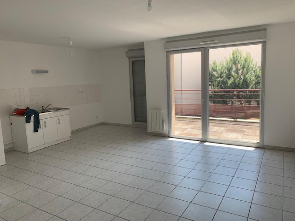 
																			3 pièces – 
																		1er étage – 68m² - 867,31 € - Photo #3