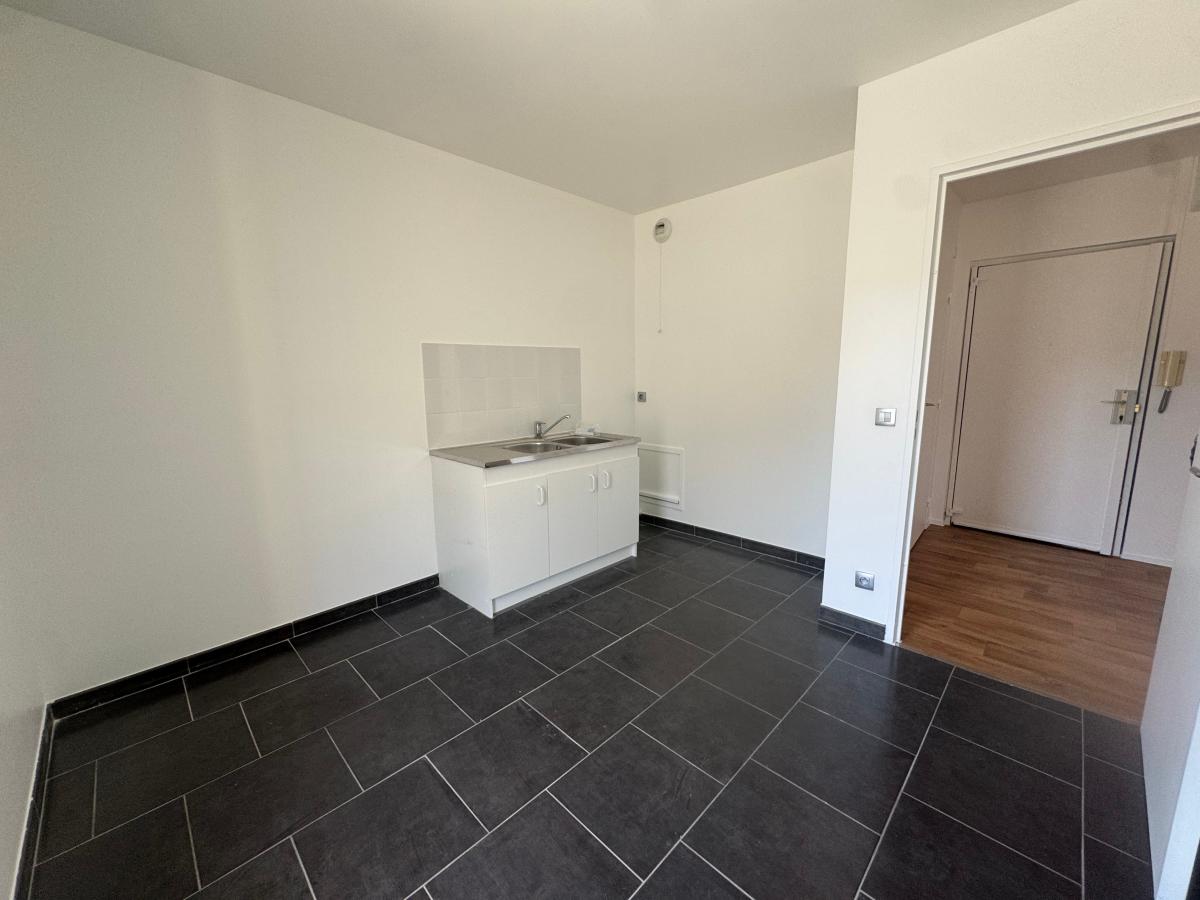 
																																							3 pièces - 
																																						5ème étage - 69m² - 586 500 € - Photo #2